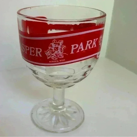 Vintage souvenir goblet from Jasper Park, Alberta with mint graphics - Picture 2 of 4